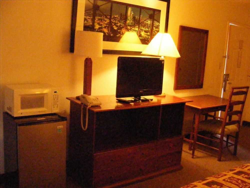 Americas Best Value Inn Lockhart Tx Экстерьер фото